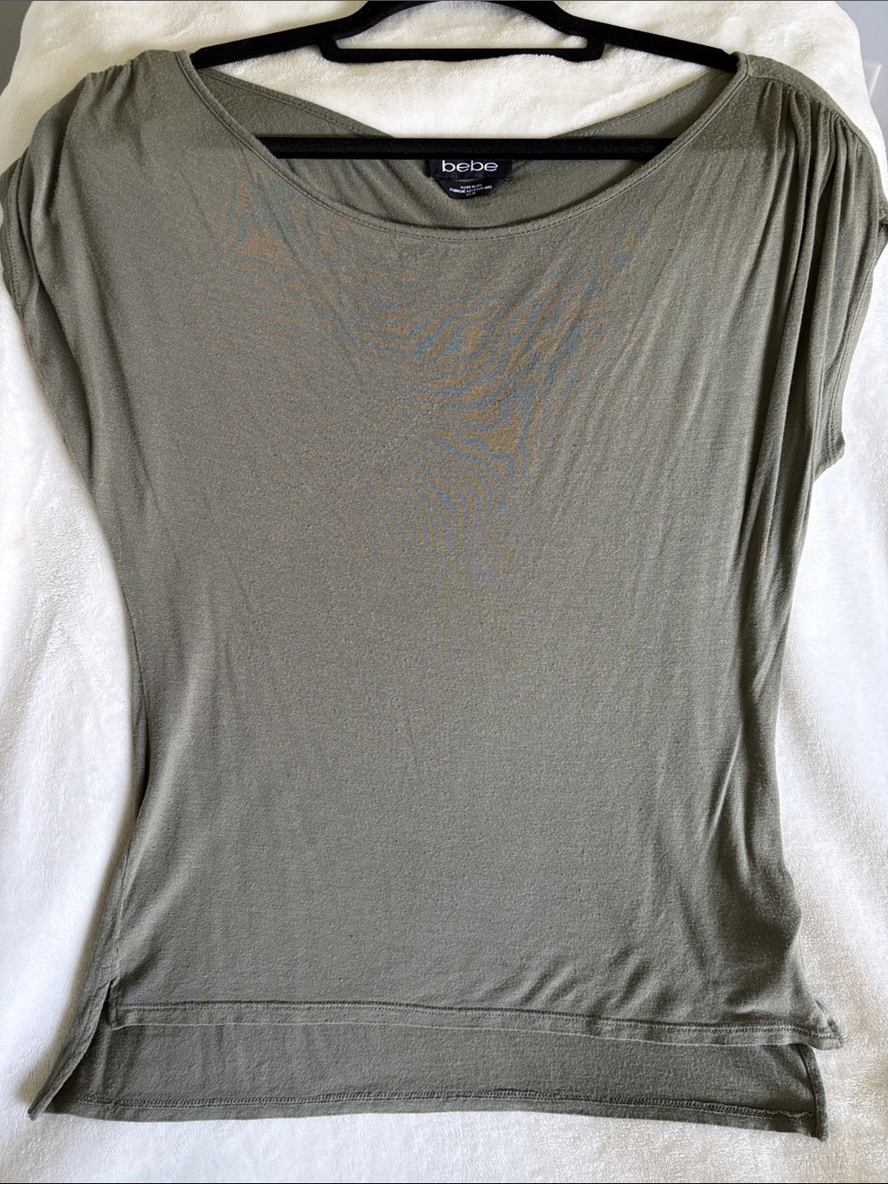 bebe Olive Short Sleeve Scoop Neck Top